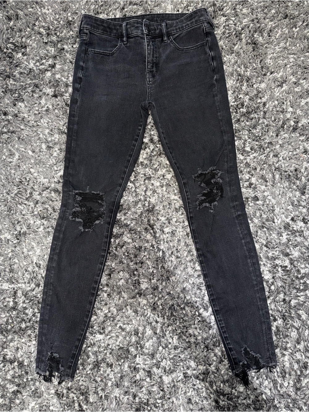 High Waited Black Distressed Women's Skinny Jeans. Size: 6 Long